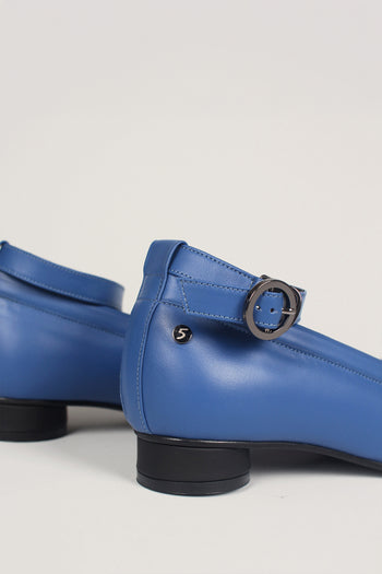 Finoacinque Uhjeo Strap flat shoes in navy with a sleek design and comfortable flat sole, ideal for casual wear.