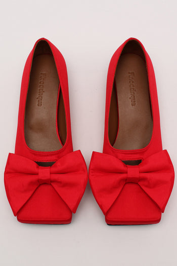 Finoacinque red satin flat shoes with a bow design, elegant ballerina style, perfect for casual or dressy occasions.
