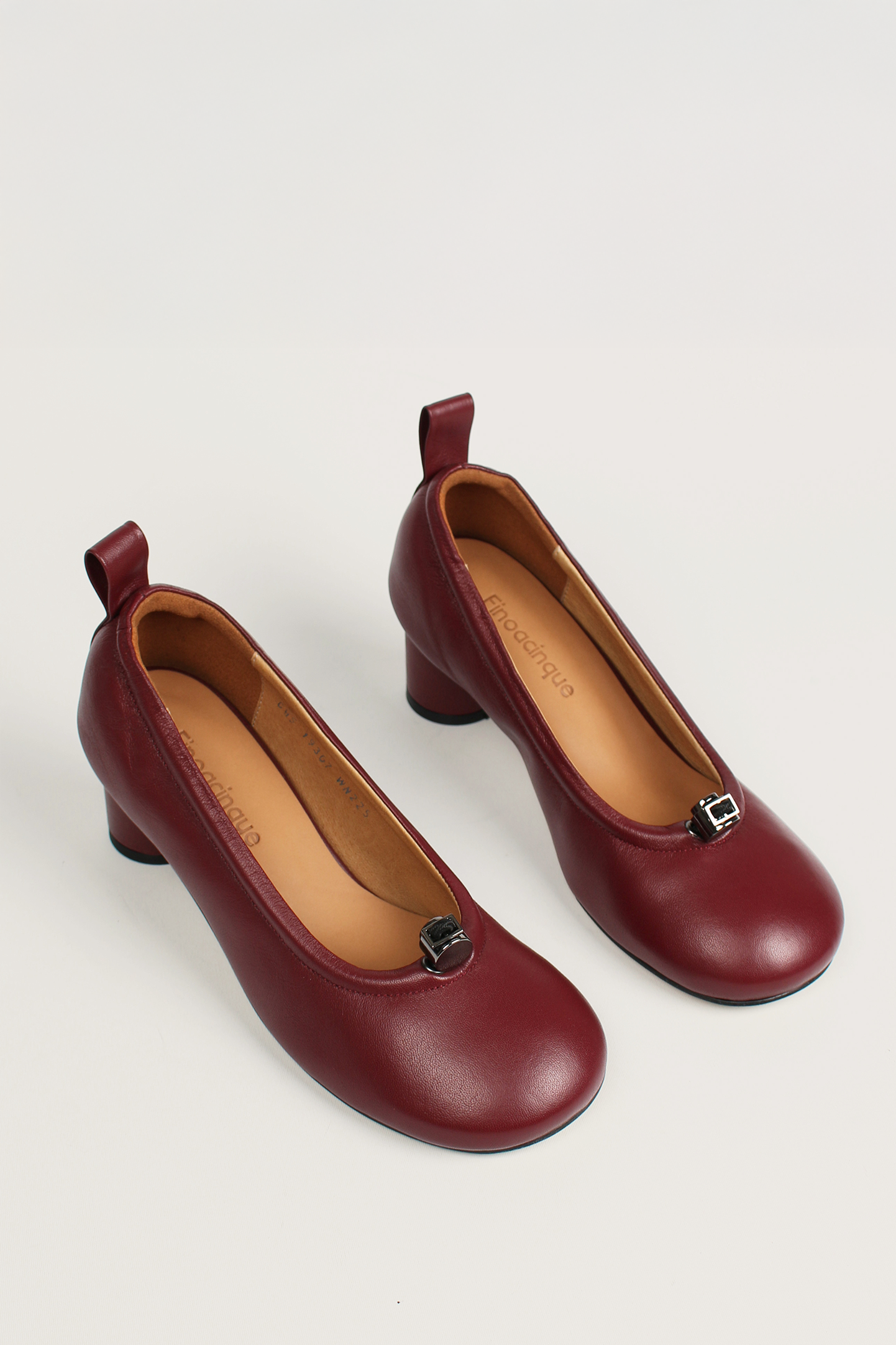 Finoacinque Ngela burgundy round toe stopper middle pumps with sleek design and low heel, perfect for stylish formal wear.