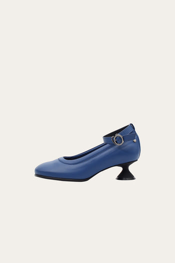 Finoacinque Uhjeo navy hourglass middle heel strap pumps featuring a sleek design and comfortable fit.