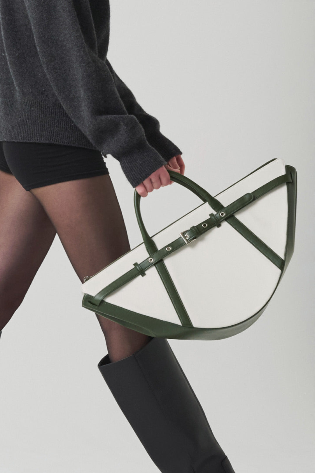 Green LE SAUT GOCHI Big Bag with spacious design, featuring sturdy handles and a sleek, modern look.