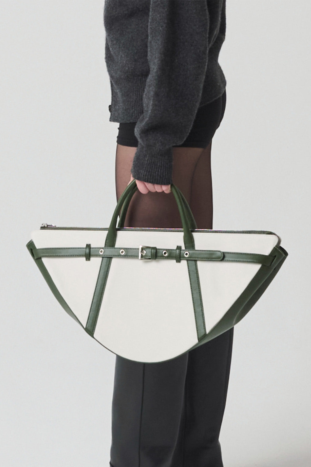 LE SAUT GOCHI Big Bag in vibrant green, spacious tote bag made from durable material, ideal for everyday use.