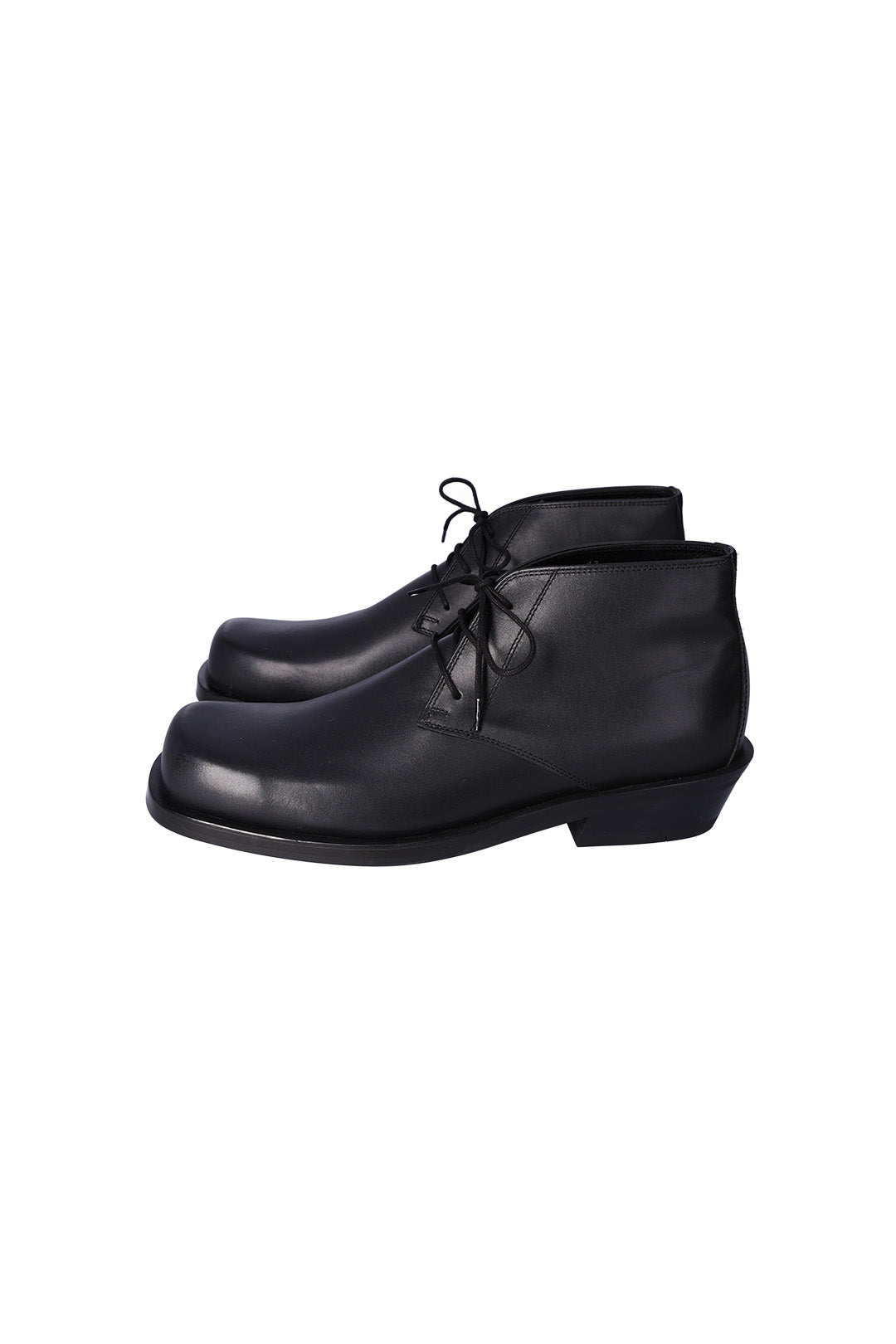 Black Nuosmiq Basa Chukka boots with lace-up design and leather material, shown close-up of the stylish footwear.