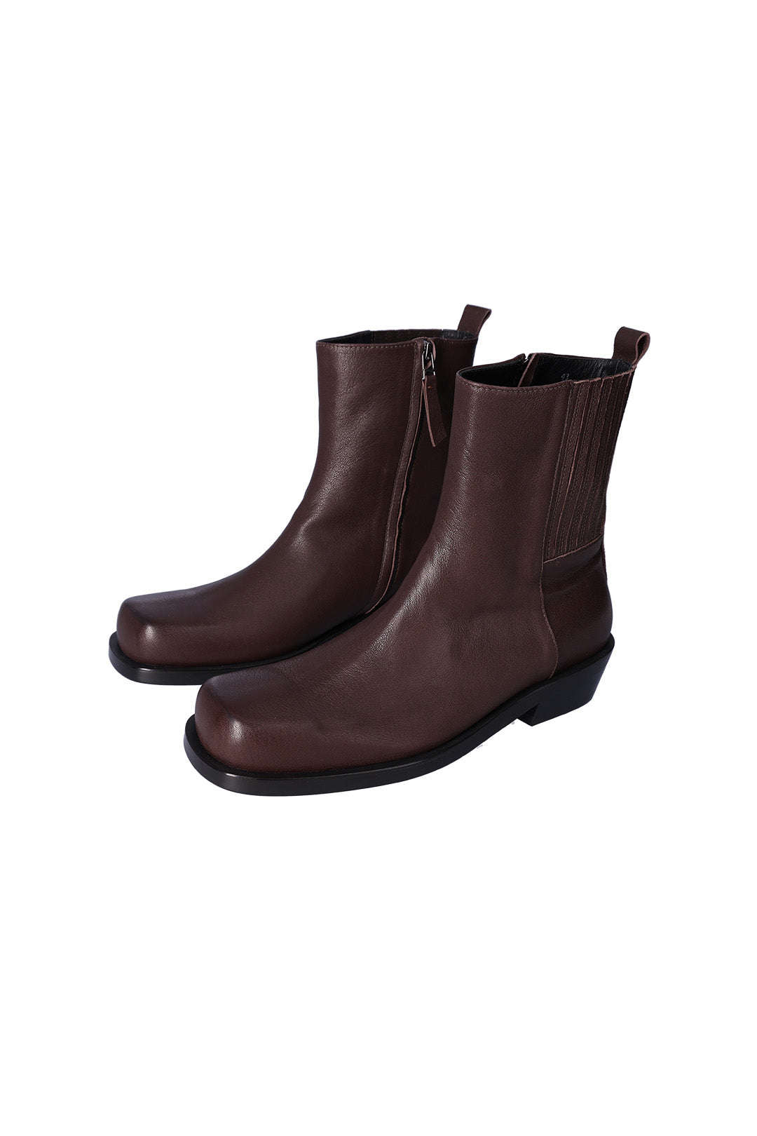 Nuosmiq Rama Chelsea Brown boots with sleek design and elastic side panels for a comfortable, stylish fit.