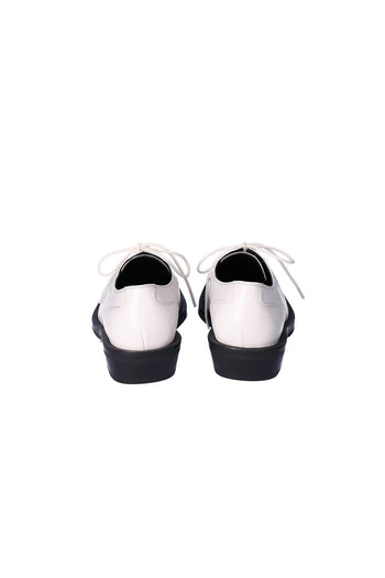 Nuosmiq Hardy Derby Ivory shoe showing smooth leather upper and classic lace-up design.