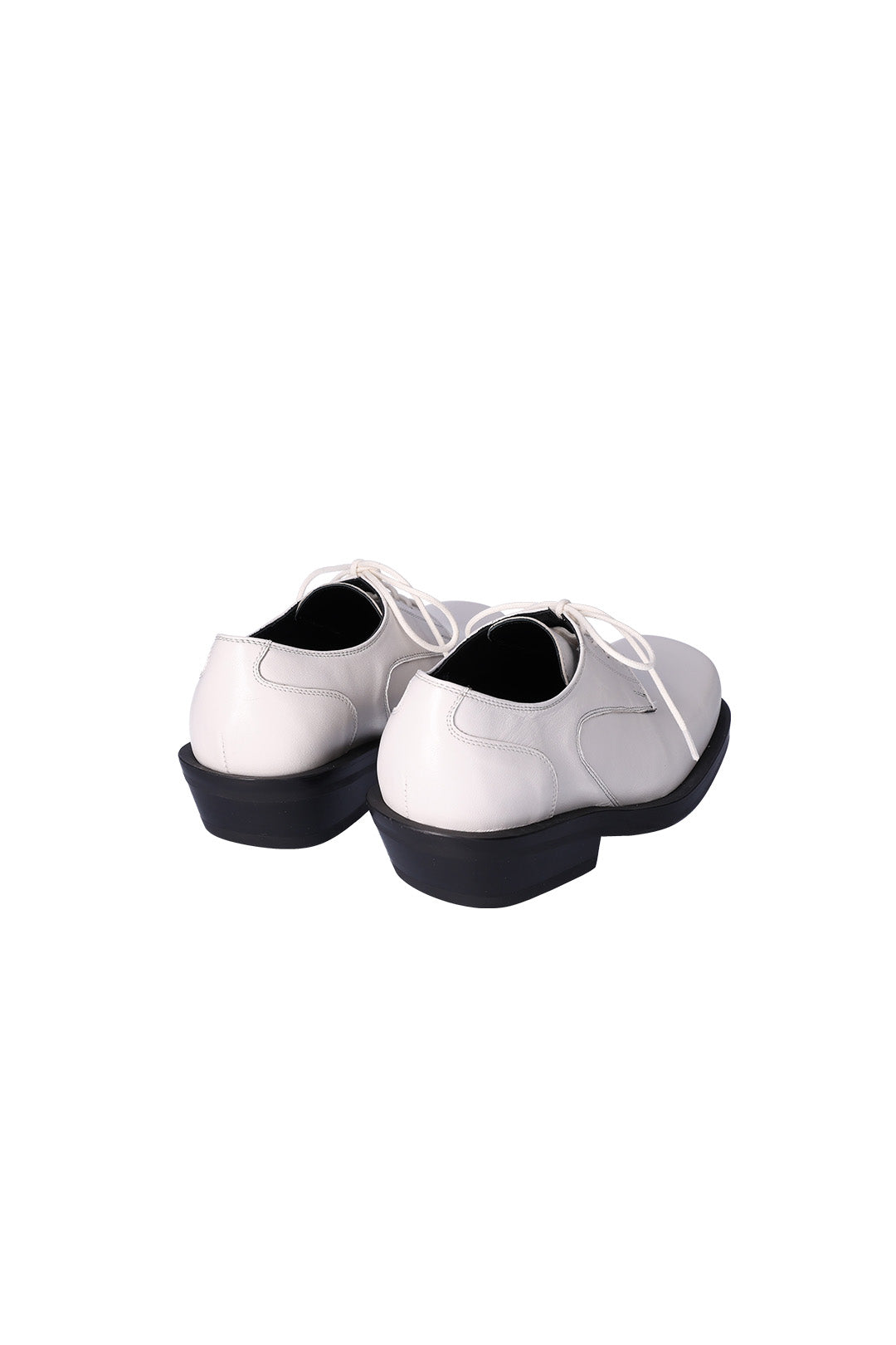Nuosmiq Hardy Derby shoe in ivory leather, showcasing classic derby style with clean stitching and polished finish.