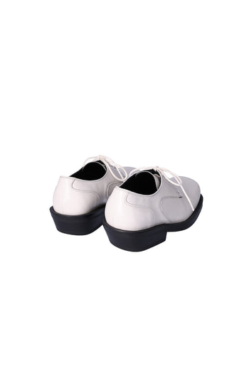 Nuosmiq Hardy Derby shoe in ivory leather, showcasing classic derby style with clean stitching and polished finish.
