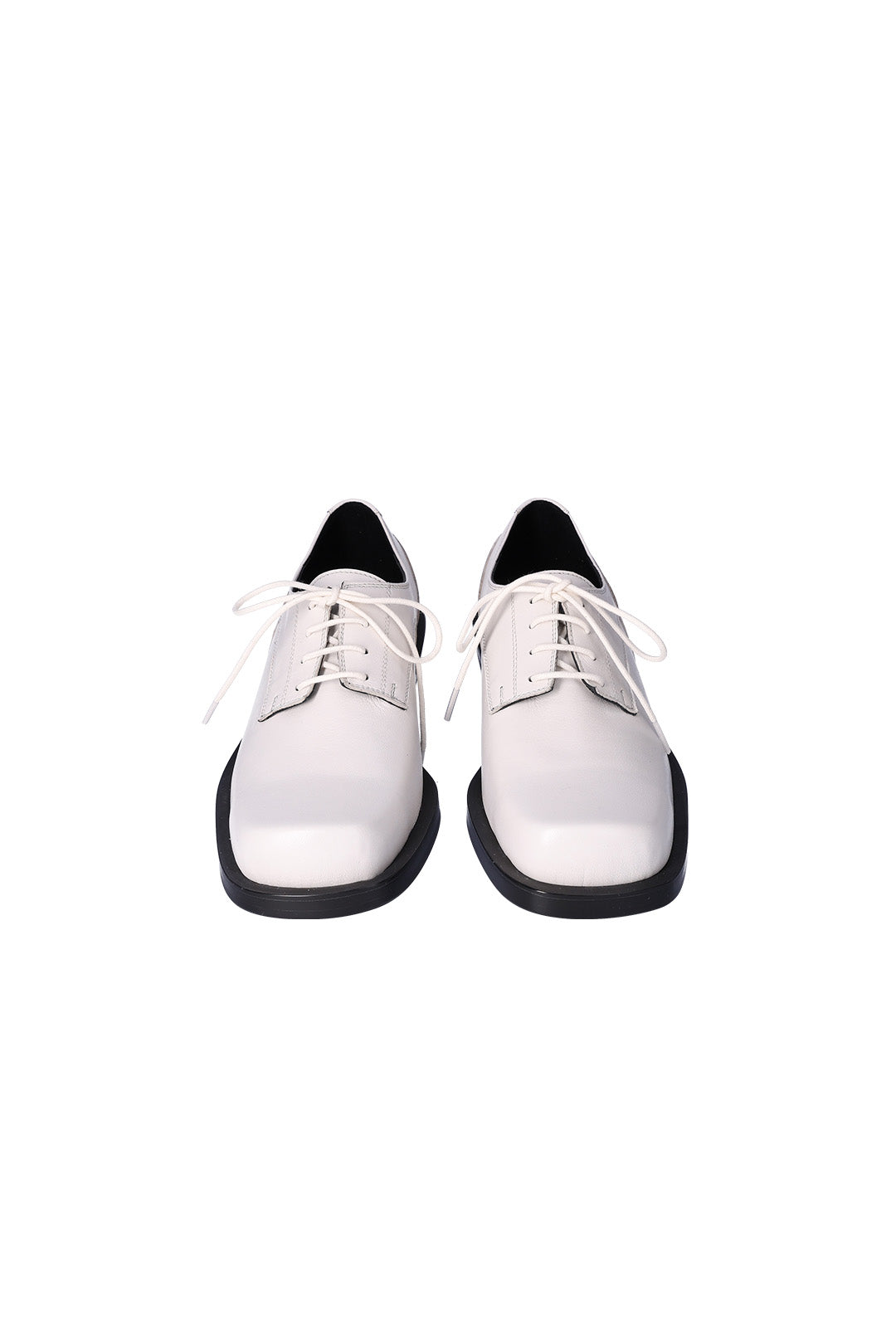 Nuosmiq Hardy Derby Ivory shoe with a sleek design, featuring smooth ivory leather and classic derby lacing style.