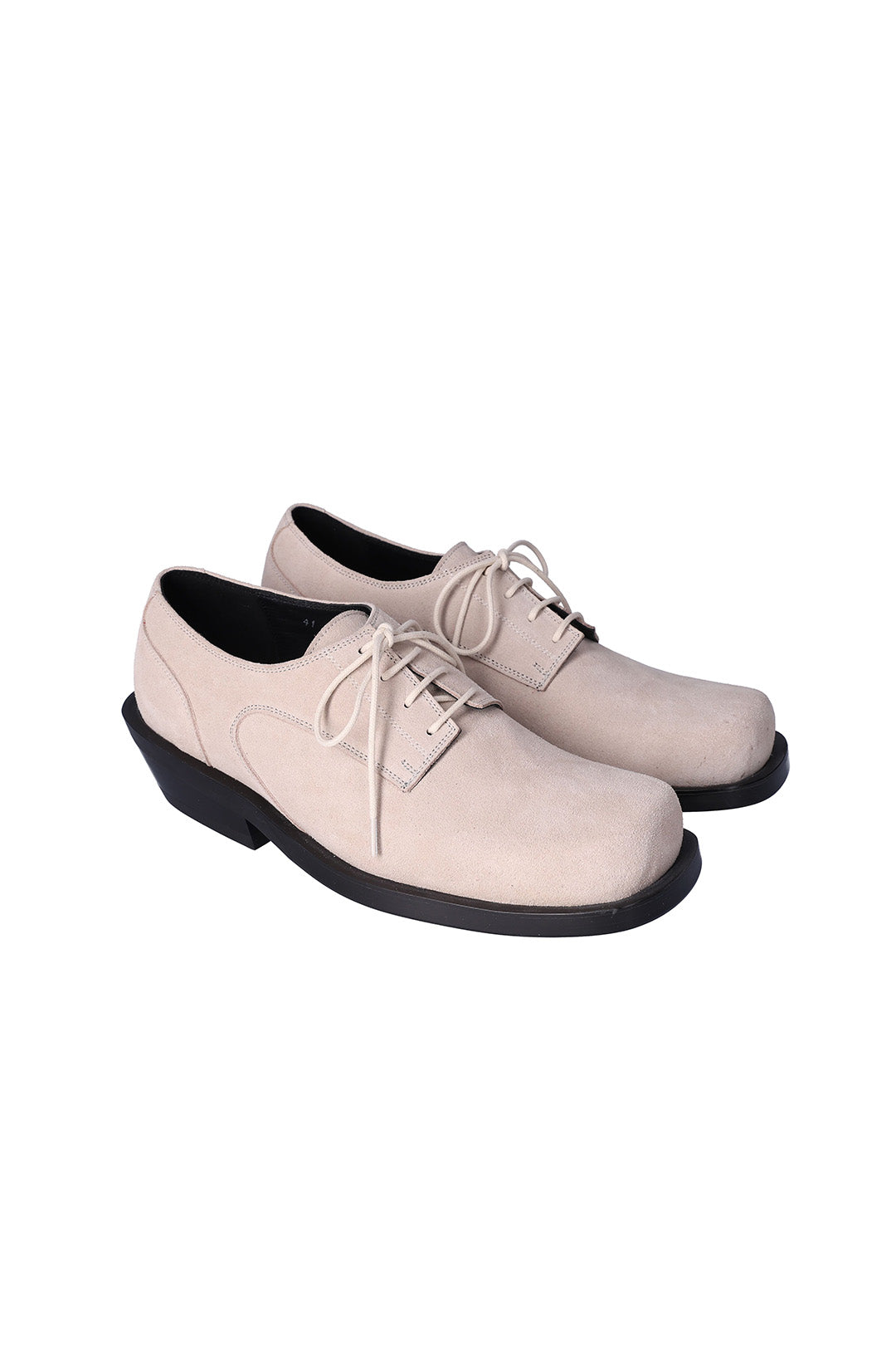Nuosmiq Hardy Derby shoes in light beige leather, showcasing classic Derby style with detailed stitching and sleek design.