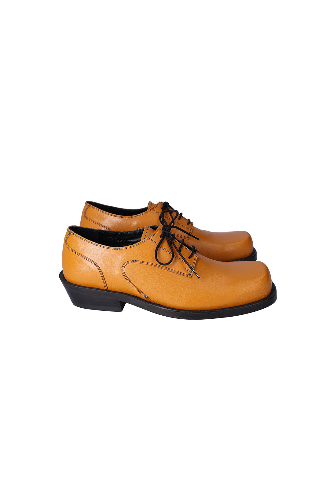 Nuosmiq Hardy Derby Mustard derby shoe in brown leather with a sleek design and classic lace-up style.
