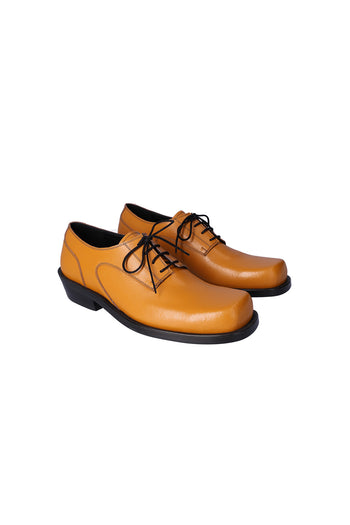 Nuosmiq Hardy Derby Mustard derby shoe with tan leather upper and classic lace-up design.