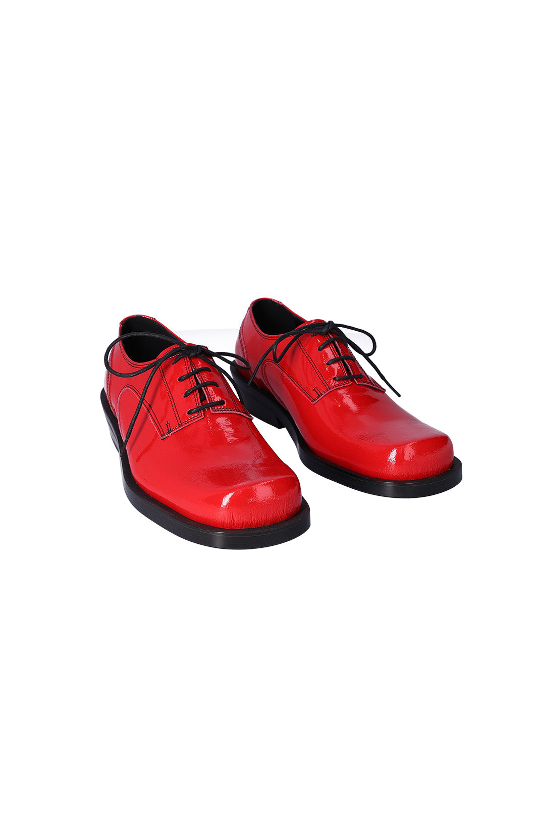 Nuosmiq Hardy Derby Red derby shoe with red leather upper and classic lace-up design, stylish and comfortable men's footwear