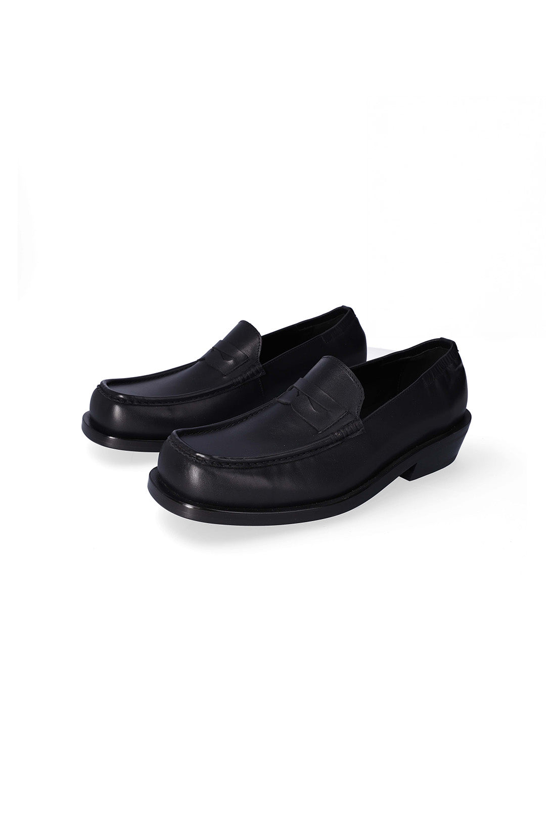 Nuosmiq Godri Colp black loafers, stylish men's slip-on shoes with smooth leather finish and classic design.