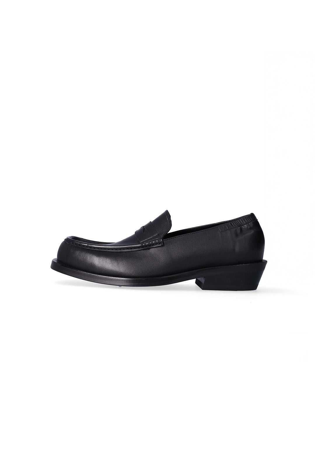 Black Godri Colp loafers by Nuosmiq, featuring sleek leather design and classic slip-on style.