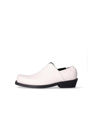 Nuosmiq Nujan Slips Ivory loafers with sleek design and smooth leather finish, displayed on a neutral background.
