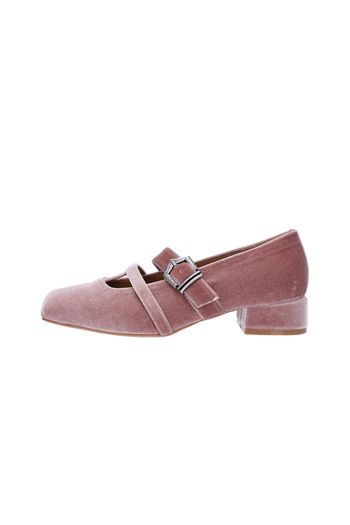 Nuosmiq Aku Mary-Jane Loafers in pink velvet, stylish slip-on shoes with a classic design and comfortable fit.
