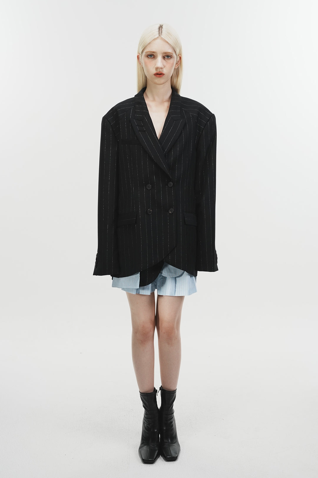 Black Phenomenon Seeper jacket with shirt pocket and metal accents, stylish and casual men's jacket for everyday wear.