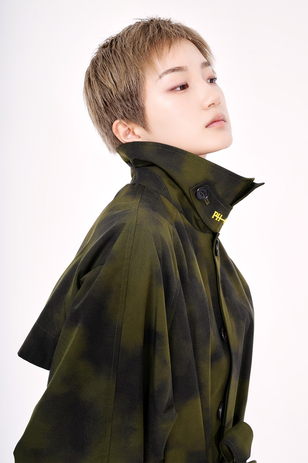 Khaki Fog Washing Trench Coat by Phenomenon Seeper, stylish jacket with a fog-washed finish and classic trench design.