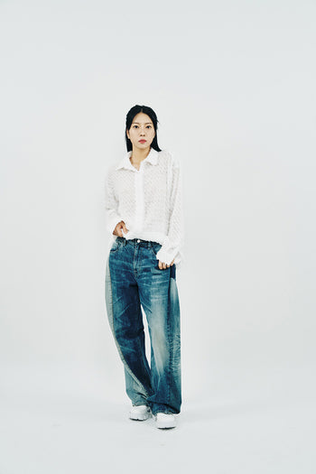 White Taseel Fly Shirt by Phenomenon Seeper, a stylish one-size shirt with a modern design and comfortable fit.