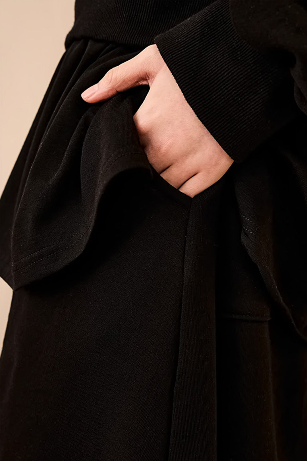 Reculer black sweat skirt pants, one size, casual bottoms with a relaxed fit and soft fabric, suitable for comfortable wear.