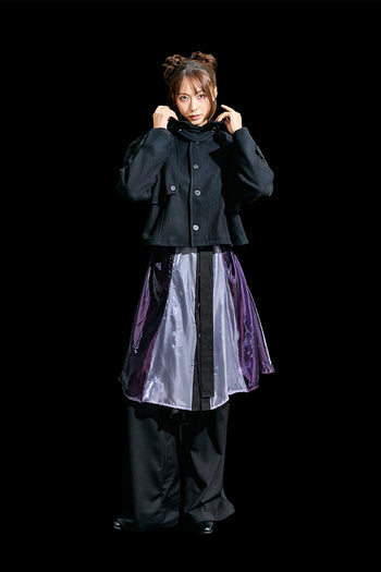 Reculer black Reglan trench cropped wool coat, stylish and warm, shown on a model with a tailored fit and classic design.