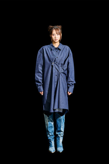 Reculer denim long shirt in deep blue with draped design, casual style, lightweight fabric, and one-size fit.