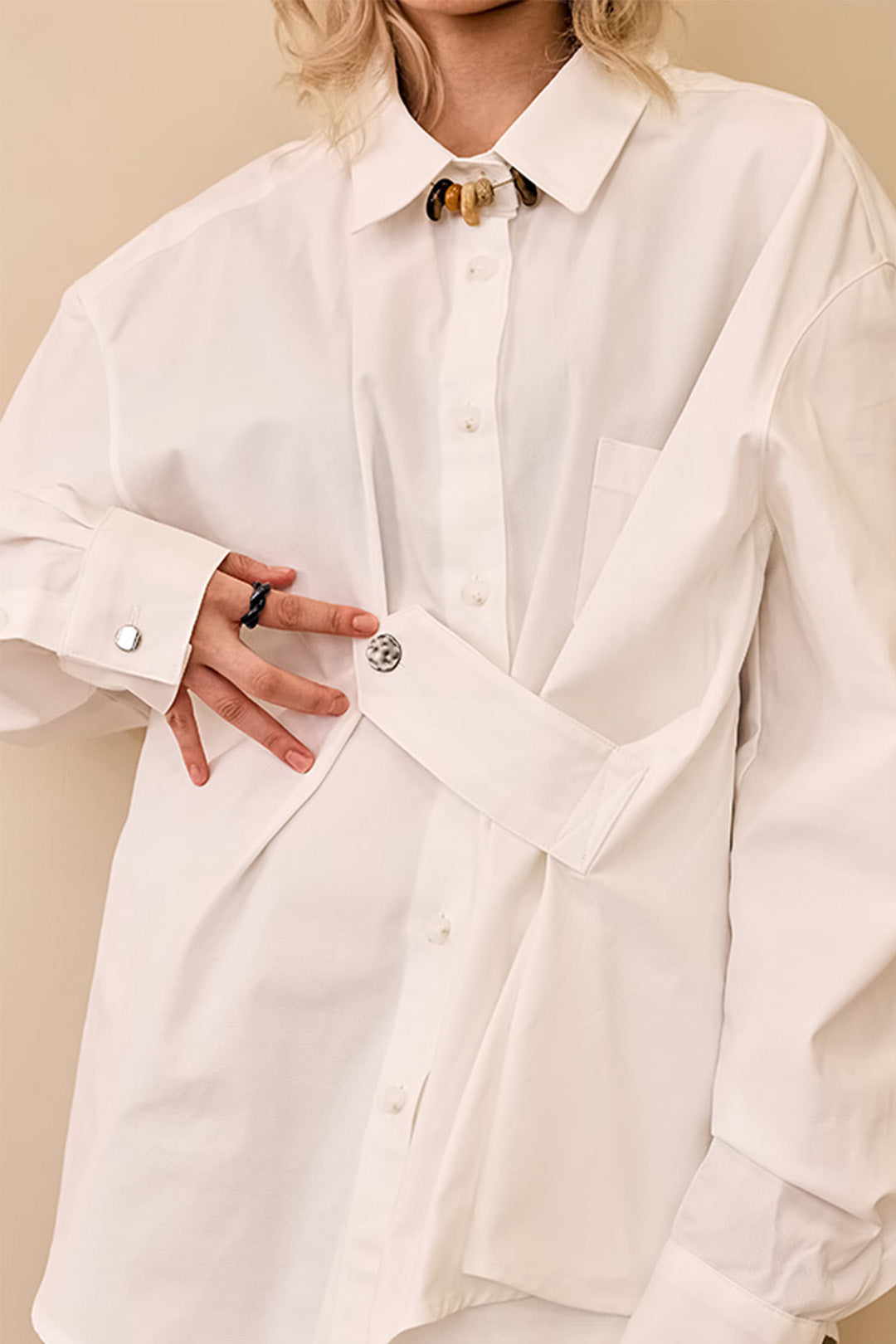 Reculer ivory draping basic shirt, lightweight and stylish with a relaxed fit, shown on a model in a casual setting.