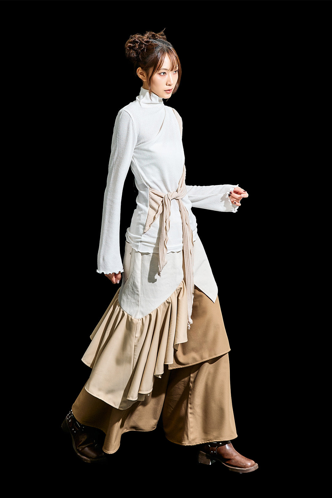 Ivory Reculer cowl string coloration draped T-shirt, one size, showcasing soft fabric and stylish draped design.