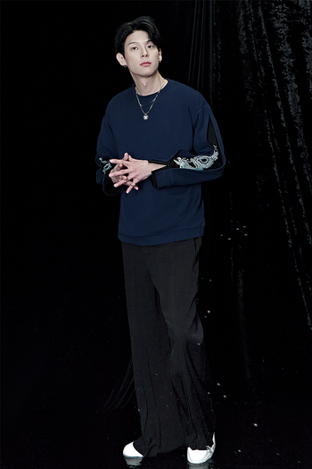 Navy Han Secret Black Dragon Sweatshirt by TM3 featuring a dragon graphic on the front, casual and comfortable fit.